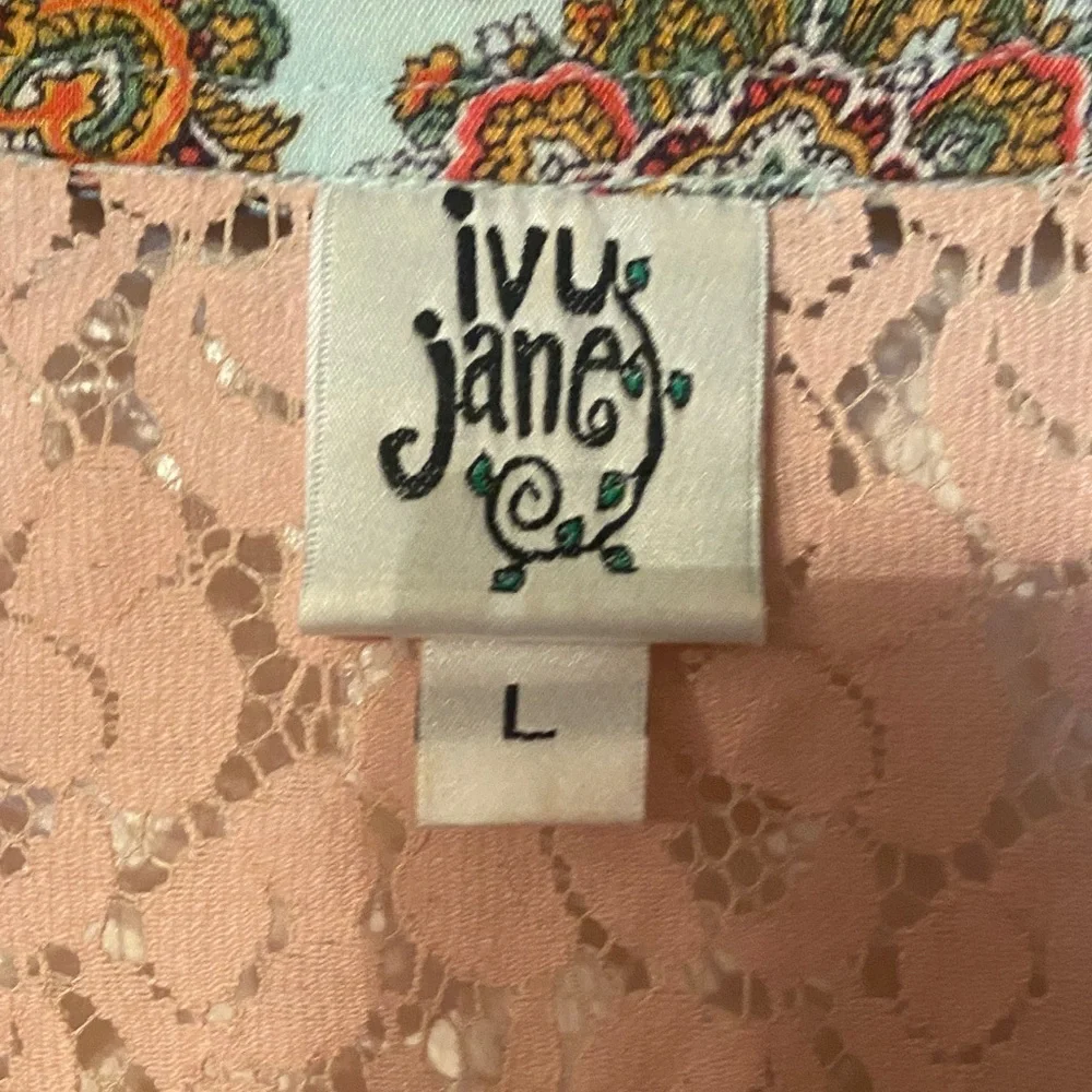 Ivy Jane Blush Lace Kimono with Vibrant Trim - Picture 2 of 7